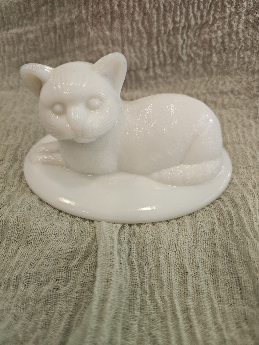 Vintage Westmoreland Milk Glass Cat On Nest Top Only Figurine